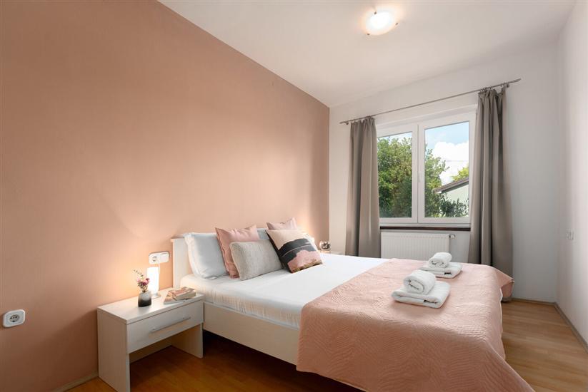 House K1, for 12 persons