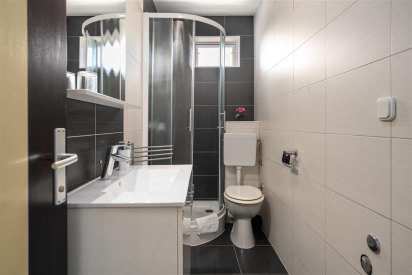 House K1, for 12 persons