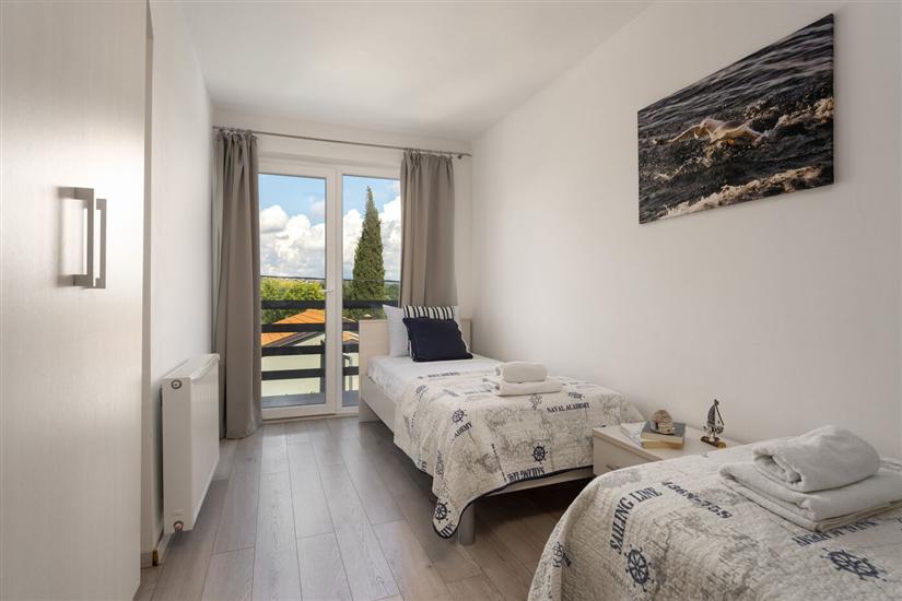 House K1, for 12 persons