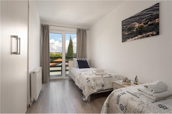 House K1, for 12 persons