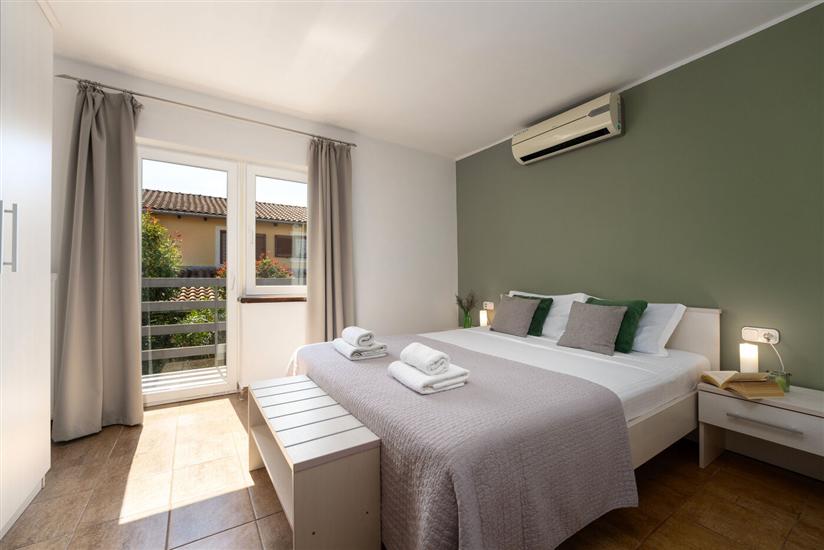 House K1, for 12 persons