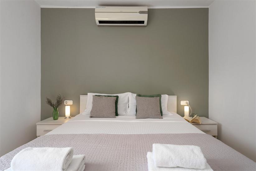 House K1, for 12 persons