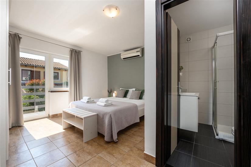 House K1, for 12 persons