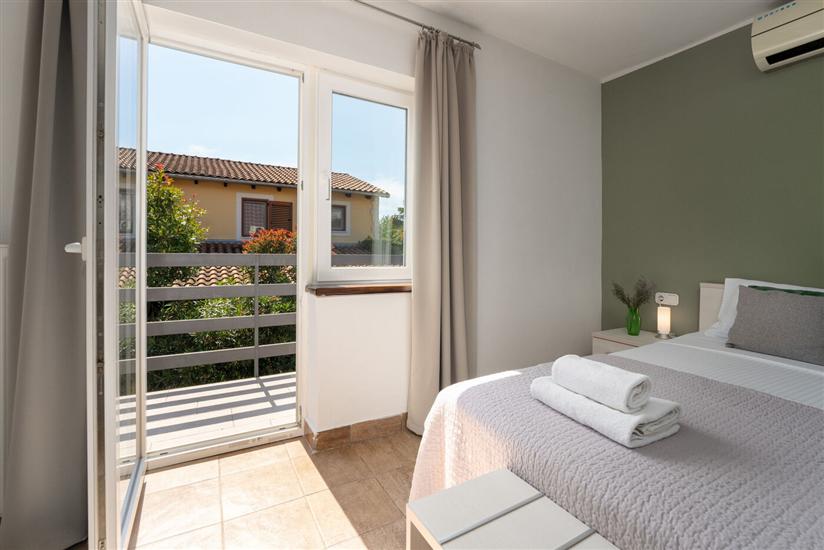 House K1, for 12 persons