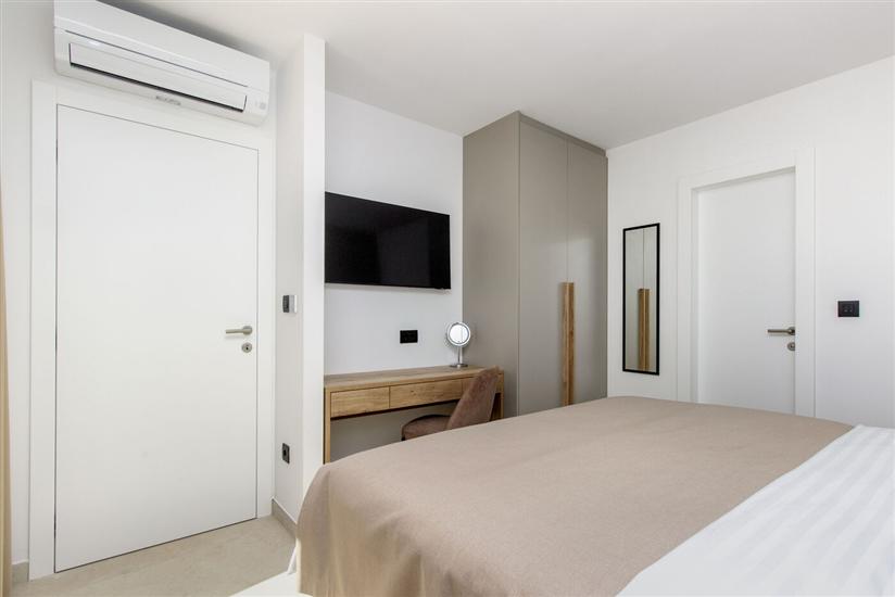 House K1, for 8 persons