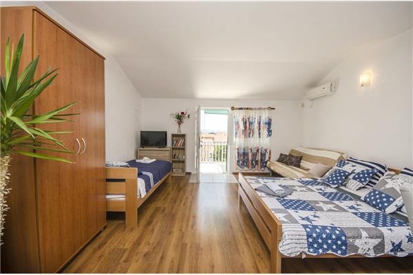 Apartment A5, for 3 persons