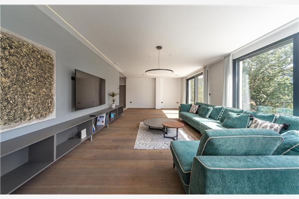 House K1, for 12 persons