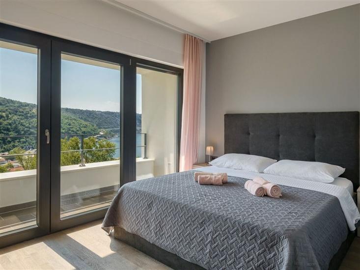 House K1, for 12 persons