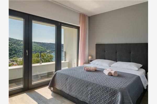 House K1, for 12 persons