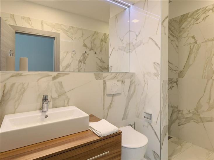 House K1, for 12 persons