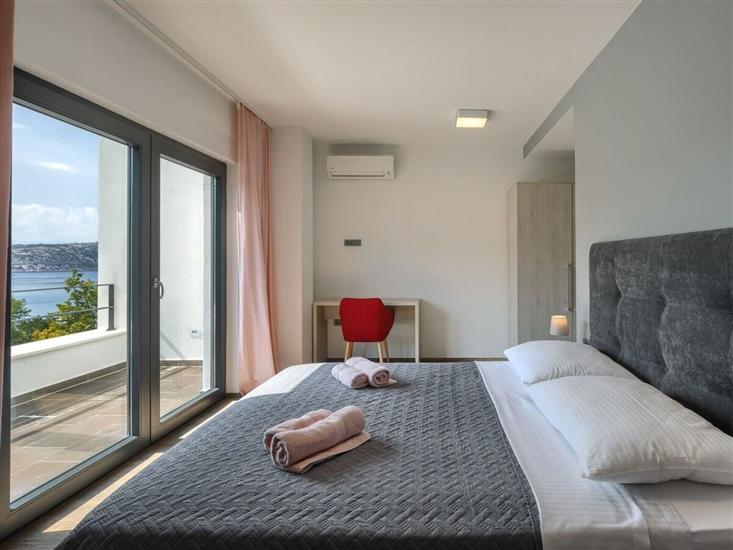 House K1, for 12 persons