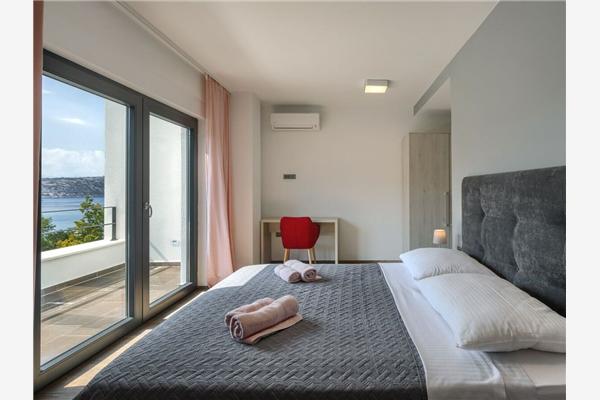 House K1, for 12 persons
