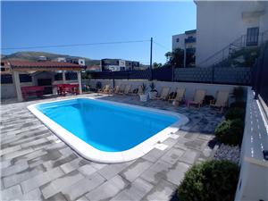 Apartments La Felicita Seget Donji, Size 65.00 m2, Accommodation with pool, Airline distance to town centre 300 m