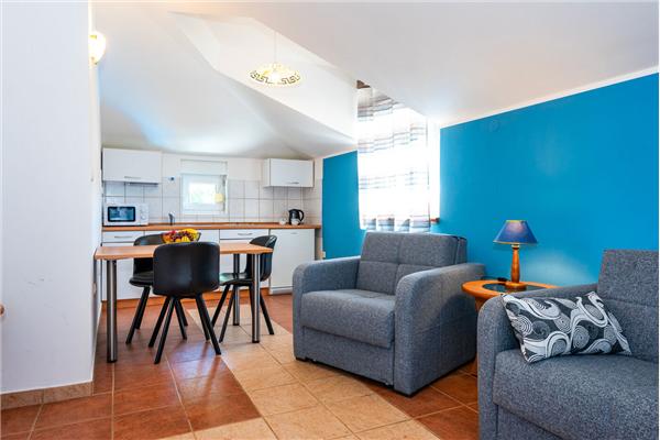 House K1, for 14 persons