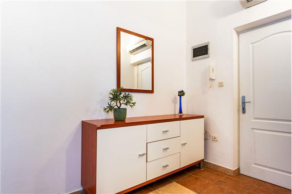 House K1, for 14 persons