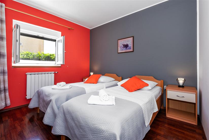 House K1, for 14 persons