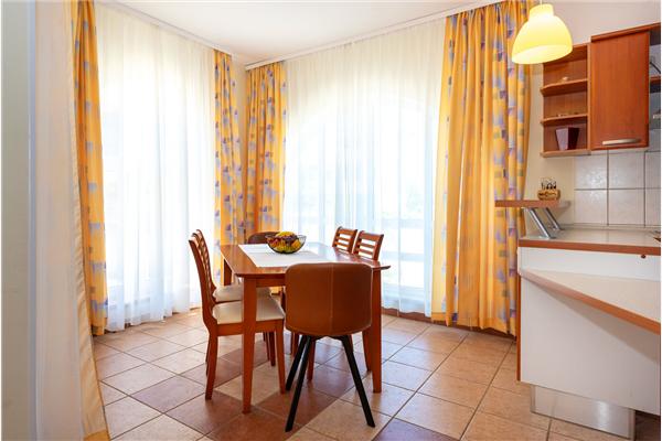 House K1, for 14 persons