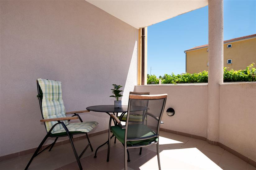 House K1, for 14 persons