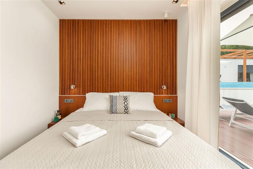 House K1, for 10 persons