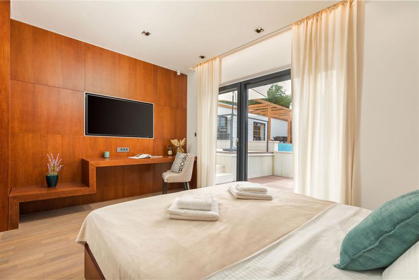 House K1, for 10 persons