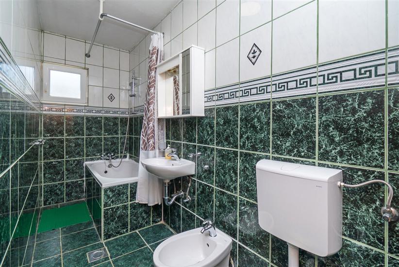 Apartment A1, for 6 persons