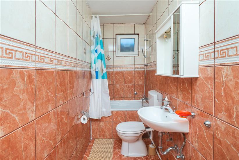 Apartment A1, for 6 persons