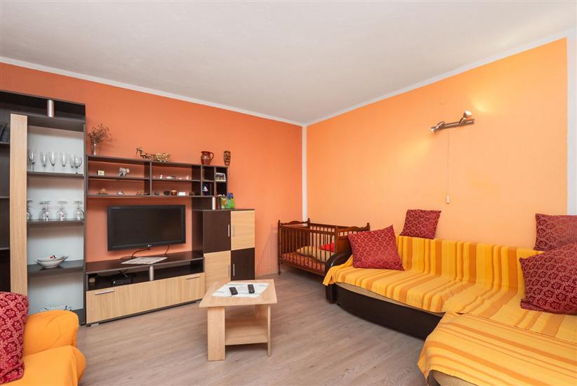 Apartment A1, for 6 persons