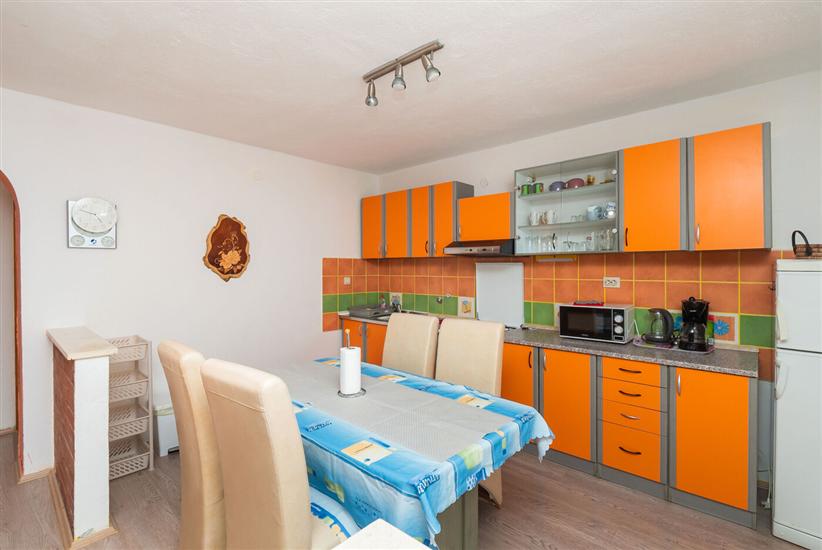 Apartment A1, for 6 persons