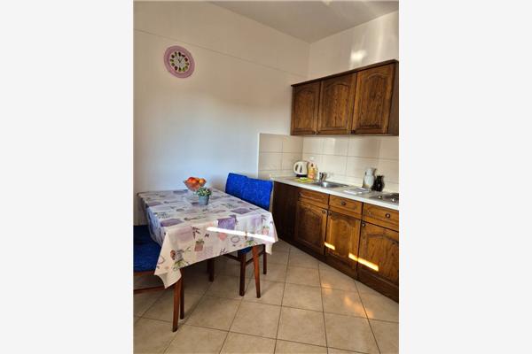 Apartment A2, for 5 persons