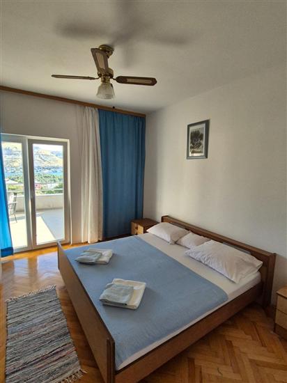 Apartment A2, for 5 persons