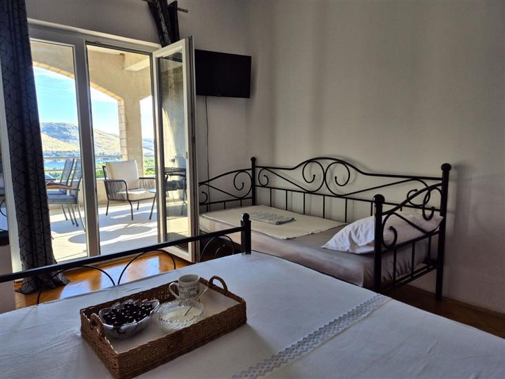 Apartment A2, for 5 persons