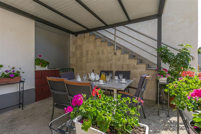 Apartment A4, for 6 persons