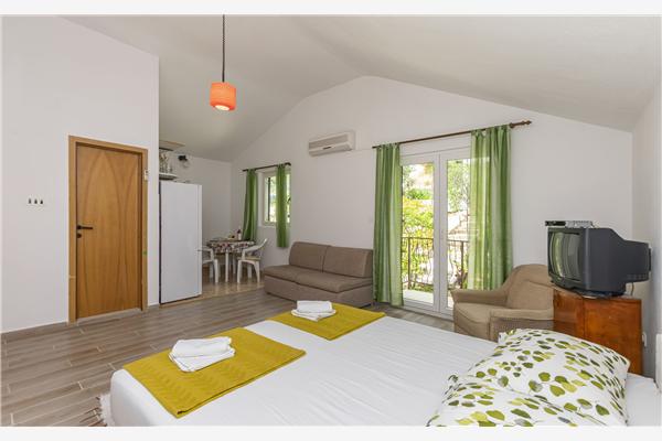 Apartment A2, for 3 persons