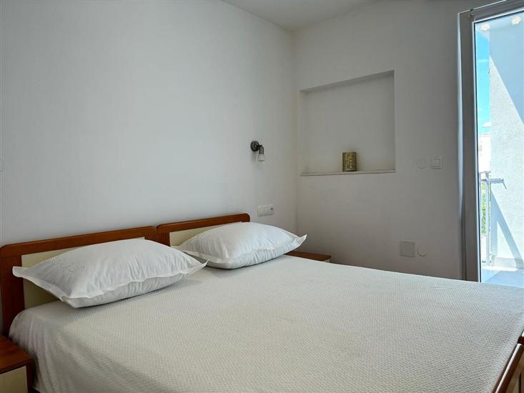 Apartment A7, for 5 persons