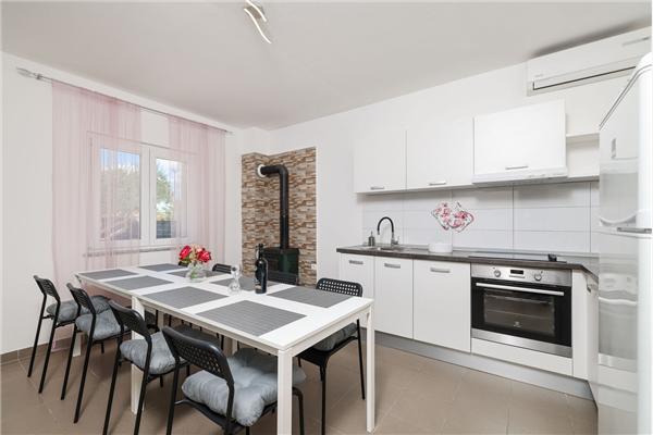 Apartment A1, for 8 persons
