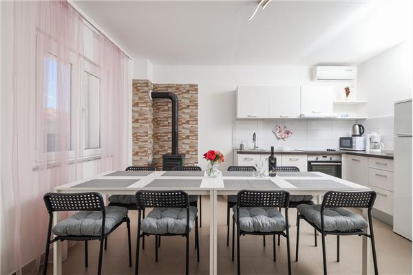 Apartment A1, for 8 persons