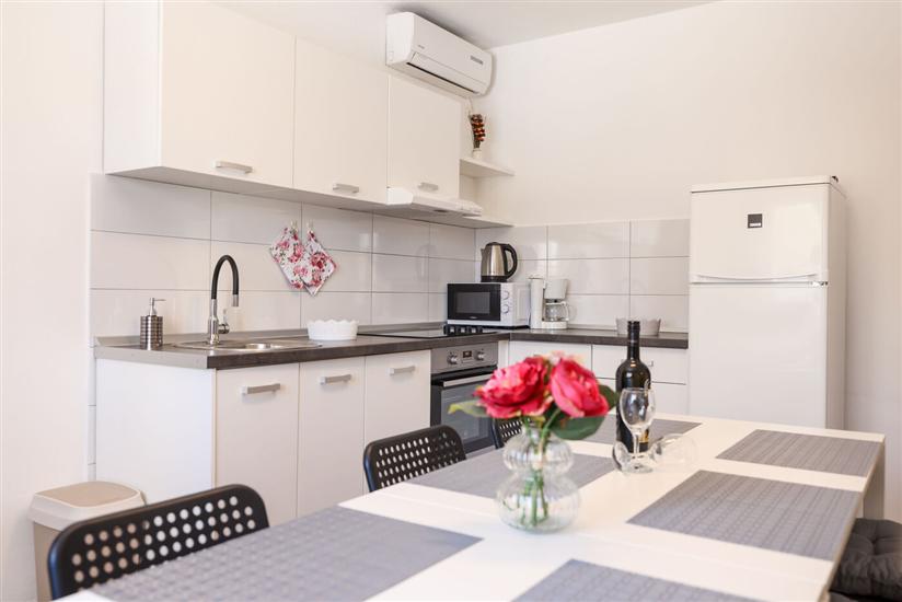 Apartment A1, for 8 persons