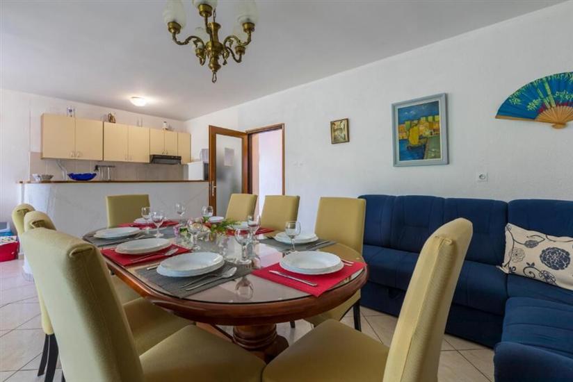 Apartment A2, for 8 persons