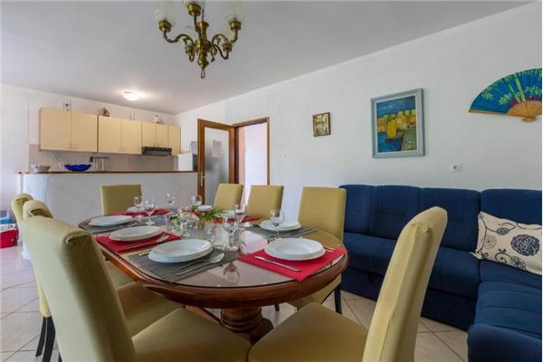 Apartment A2, for 8 persons