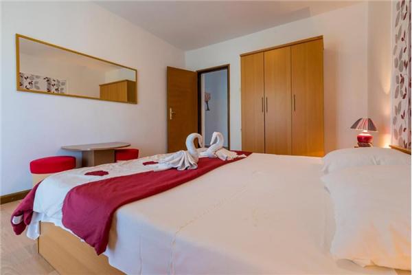 Apartment A2, for 8 persons