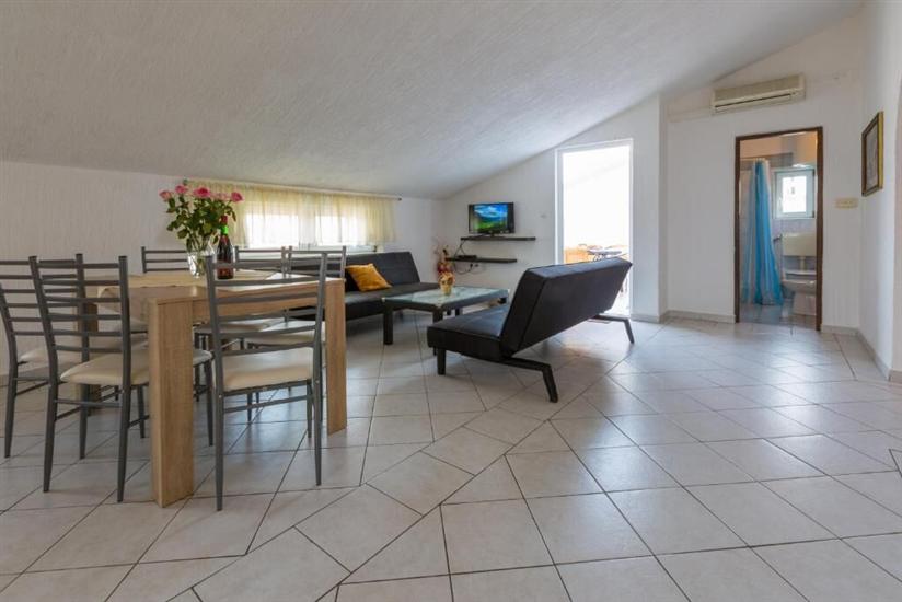 Apartment A3, for 6 persons