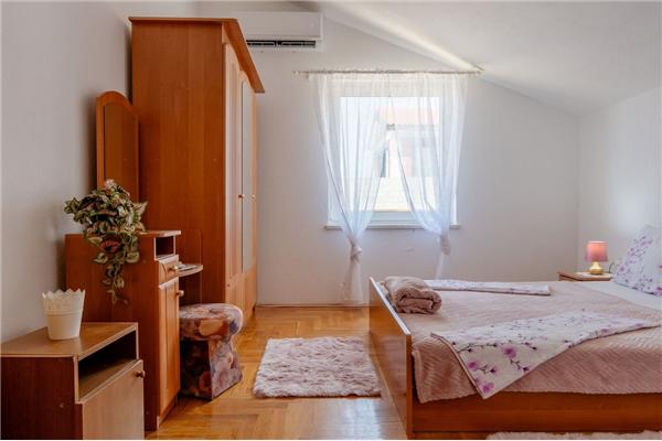 Apartment A2, for 4 persons