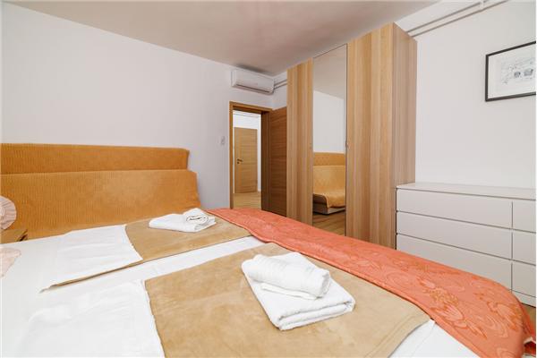 Apartment A1, for 6 persons