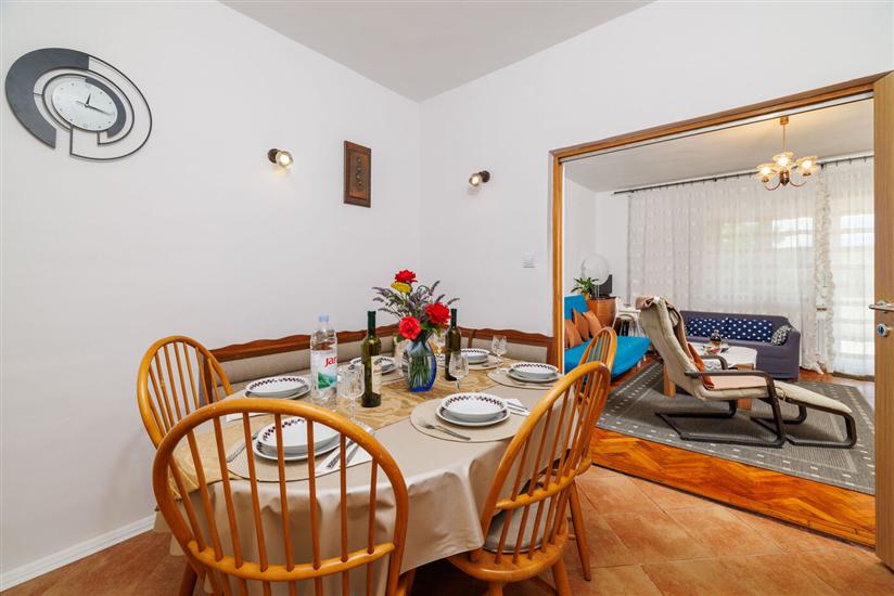 Apartment A1, for 6 persons