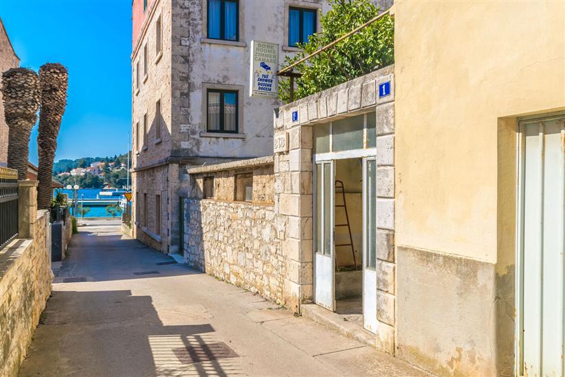 Apartment and Rooms Angela