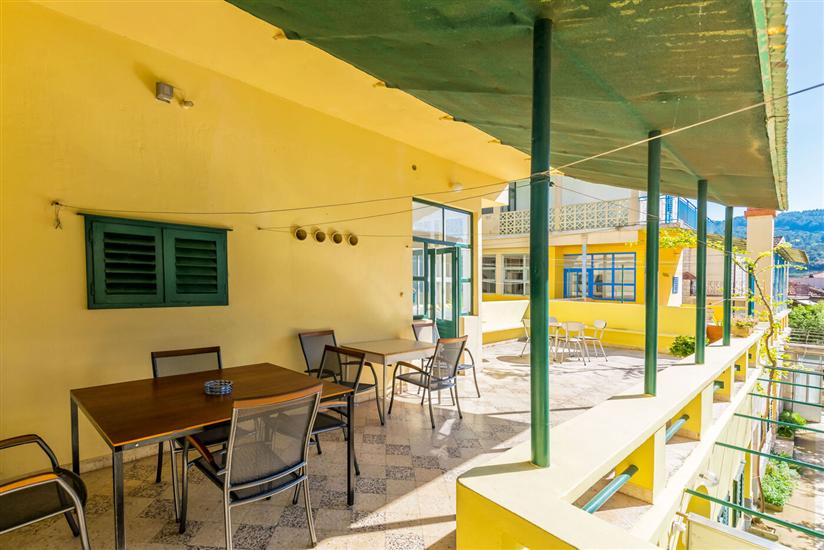 Apartment and Rooms Angela