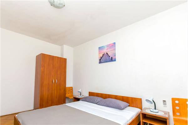 Room S5, for 2 persons