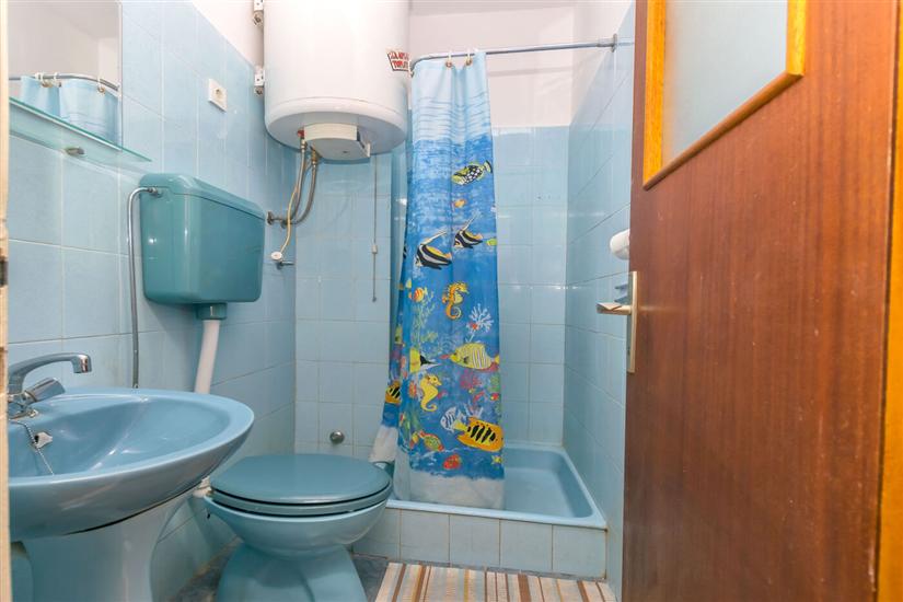 Room S3, for 3 persons