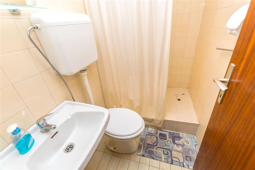 Room S10, for 3 persons