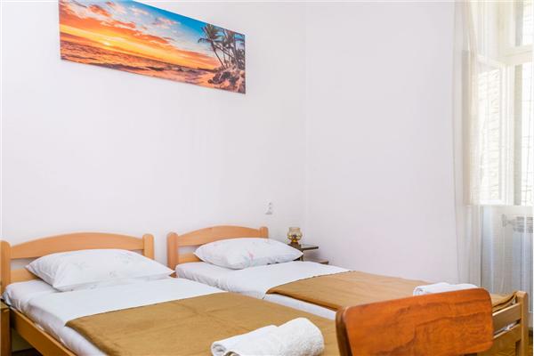 Room S8, for 2 persons